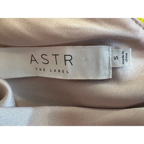 Drape Front Satin Cami V Back Astr The Label Bodysuit Champagne size S - Picture 16 of 16